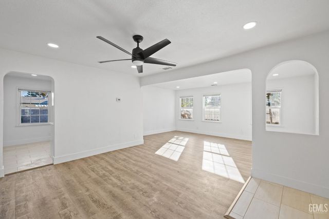 1209 Woodrow Avenue, Bakersfield, CA 93308