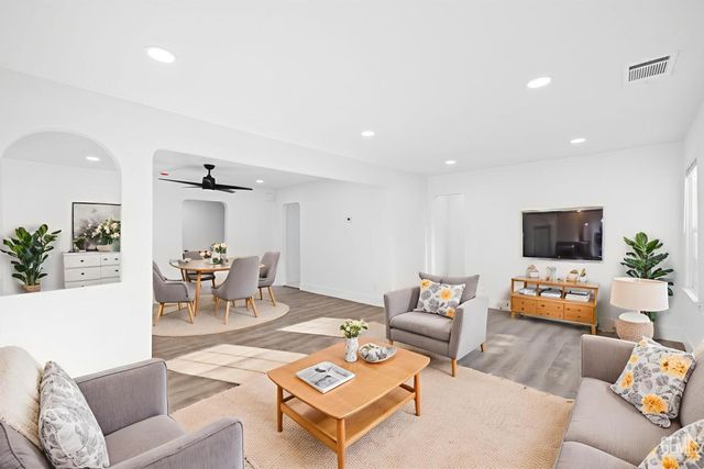 1209 Woodrow Avenue, Bakersfield, CA 93308