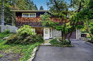 112 Mansfield Drive, Camillus, NY 13031