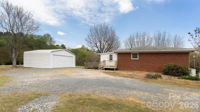 2700 Mount Pleasant Road S, Mount Pleasant, NC 28124