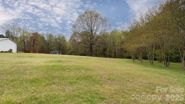 2700 Mount Pleasant Road S, Mount Pleasant, NC 28124