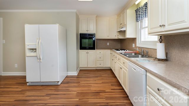 2700 Mount Pleasant Road S, Mount Pleasant, NC 28124