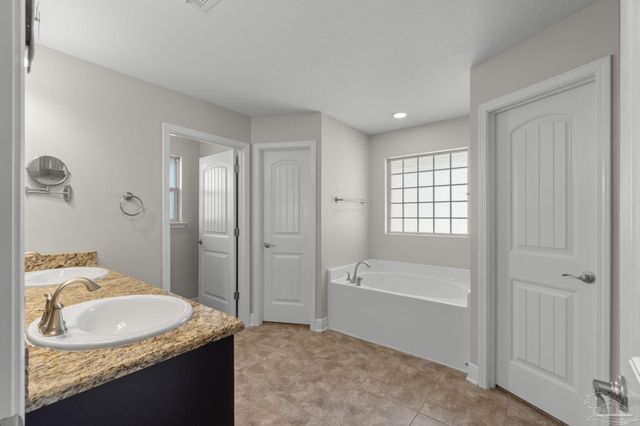 7048 Flintwood St, Navarre, FL 32566