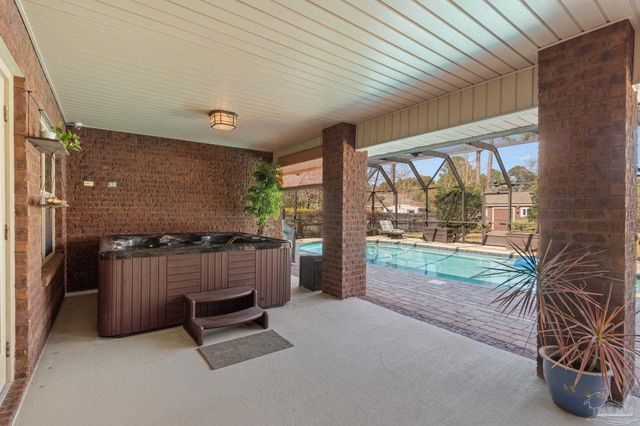 7048 Flintwood St, Navarre, FL 32566