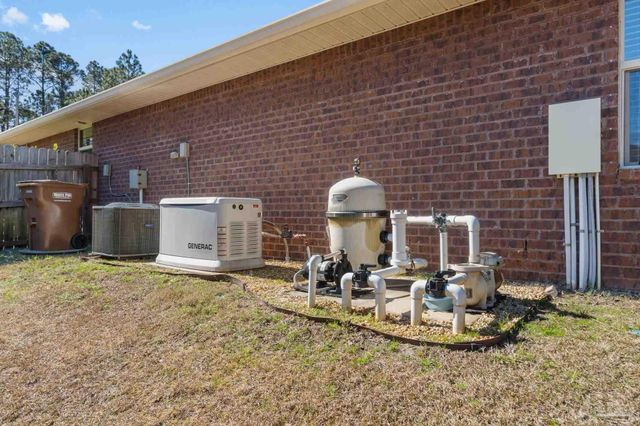 7048 Flintwood St, Navarre, FL 32566