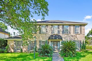 1007 Woodbank Drive, Taylor Lake Village, TX 77586