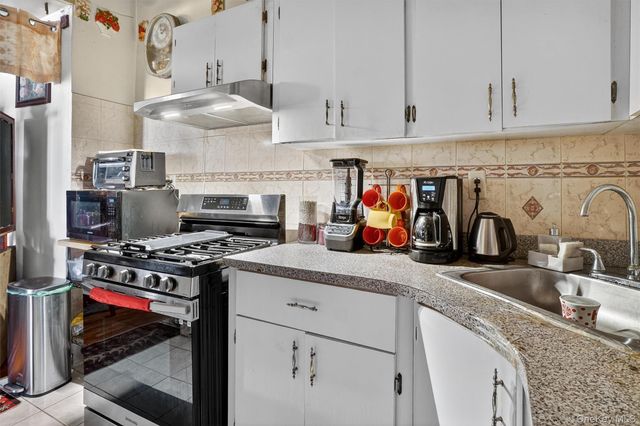 1623 Norman Street, Ridgewood, NY 11385