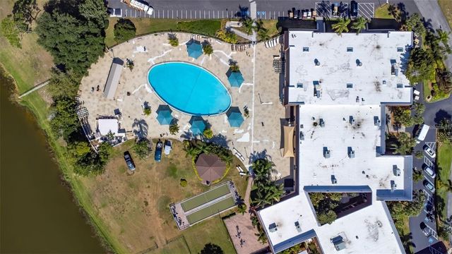 2011 HADRIAN COURT 2011, Sun City Center, FL 33573