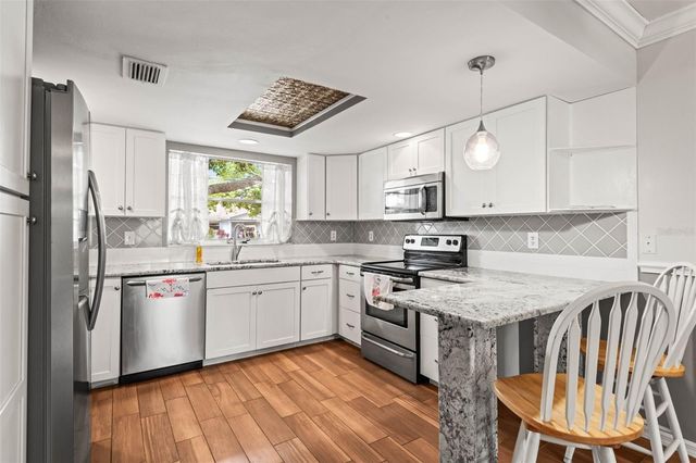 2011 HADRIAN COURT 2011, Sun City Center, FL 33573
