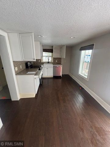 2522 15th Avenue E, North Saint Paul, MN 55109