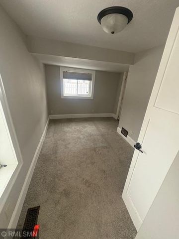 2522 15th Avenue E, North Saint Paul, MN 55109