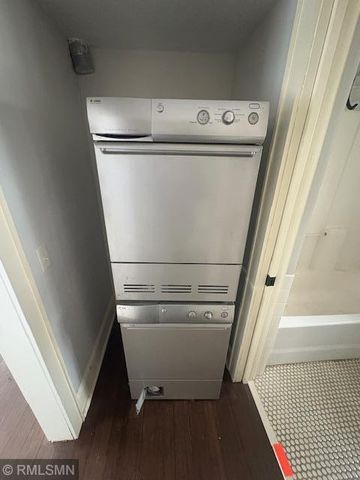 2522 15th Avenue E, North Saint Paul, MN 55109