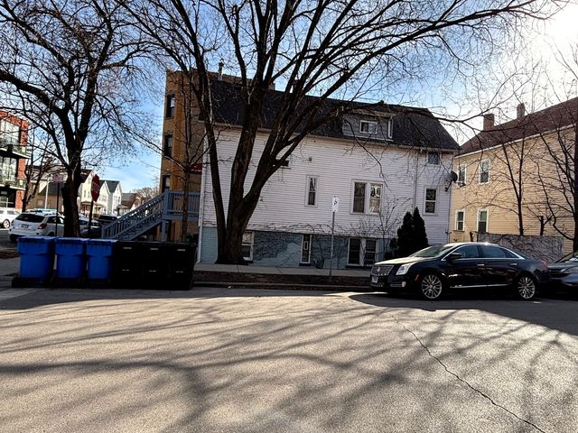 2665 W Medill Avenue, Chicago, IL 60647