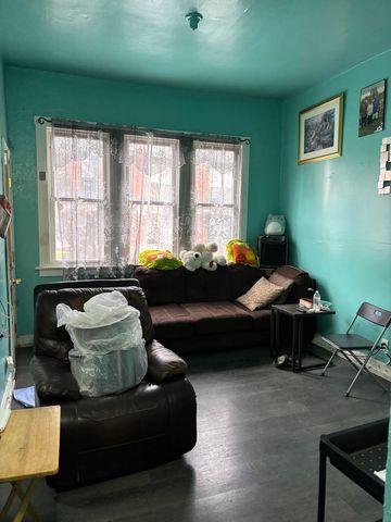 2665 W Medill Avenue, Chicago, IL 60647