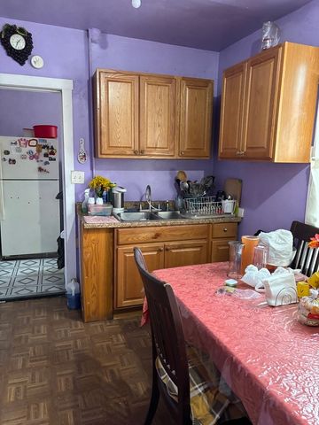 2665 W Medill Avenue, Chicago, IL 60647