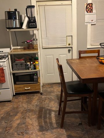 2665 W Medill Avenue, Chicago, IL 60647