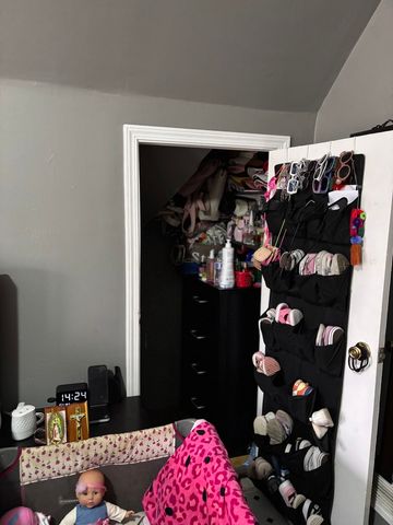 2665 W Medill Avenue, Chicago, IL 60647