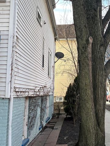 2665 W Medill Avenue, Chicago, IL 60647