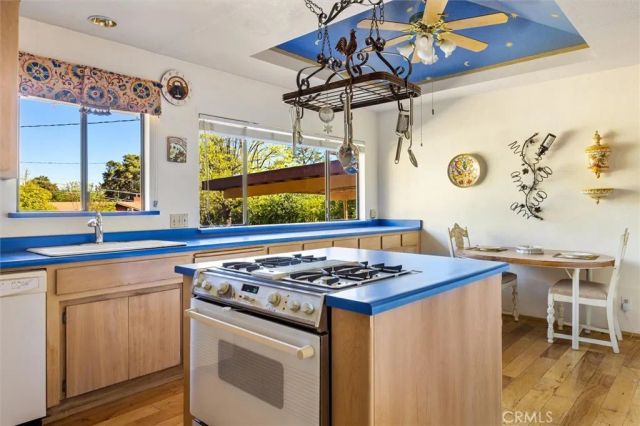 7650 Carmelita Avenue, Atascadero, CA 93422