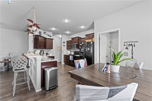 888 NW Evans Circle, Bentonville, AR 72713