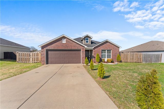 888 NW Evans Circle, Bentonville, AR 72713