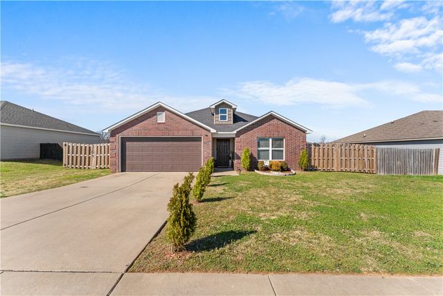 888 NW Evans Circle, Bentonville, AR 72713