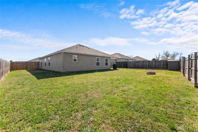 888 NW Evans Circle, Bentonville, AR 72713