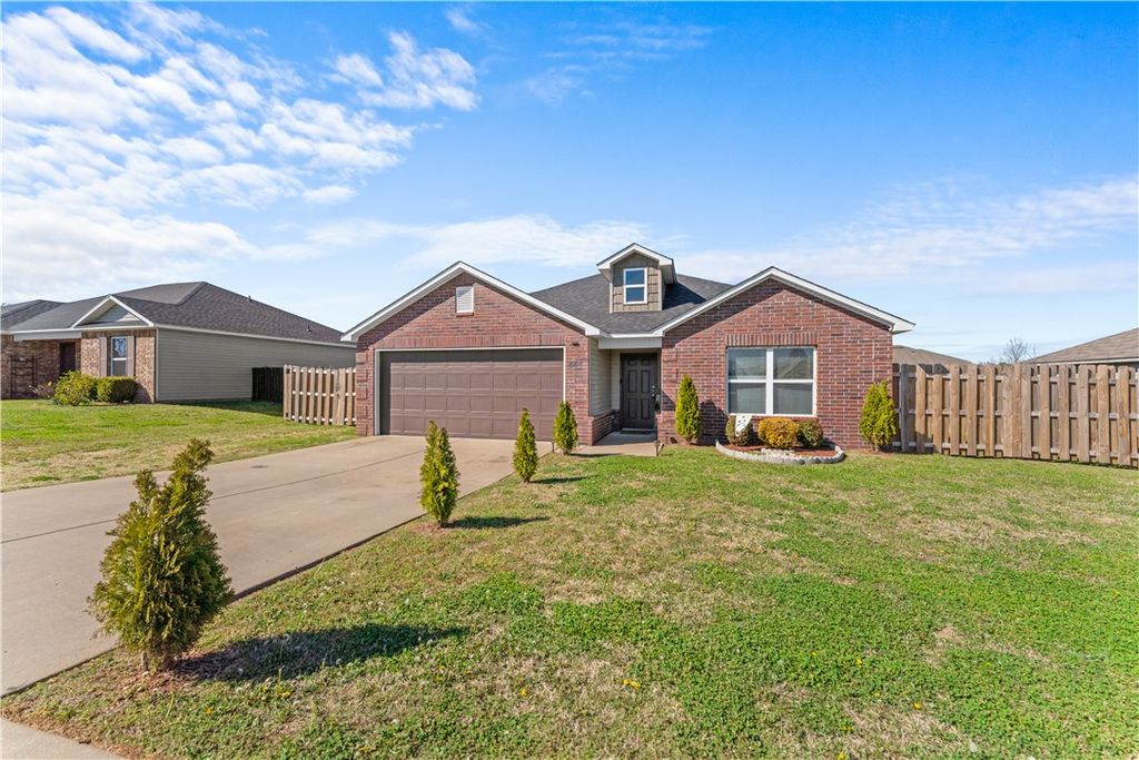 888 NW Evans Circle, Bentonville, AR 72713