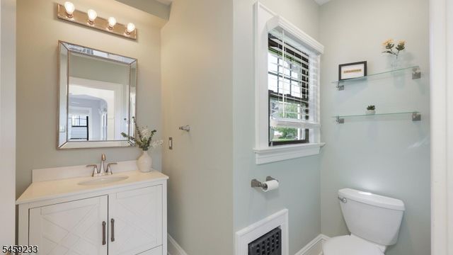 533 Edgar Rd, Westfield Town, NJ 07090