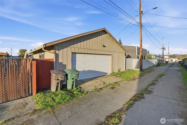 344 Douglas Street, Longview, WA 98632