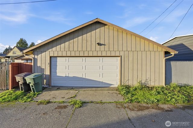 344 Douglas Street, Longview, WA 98632