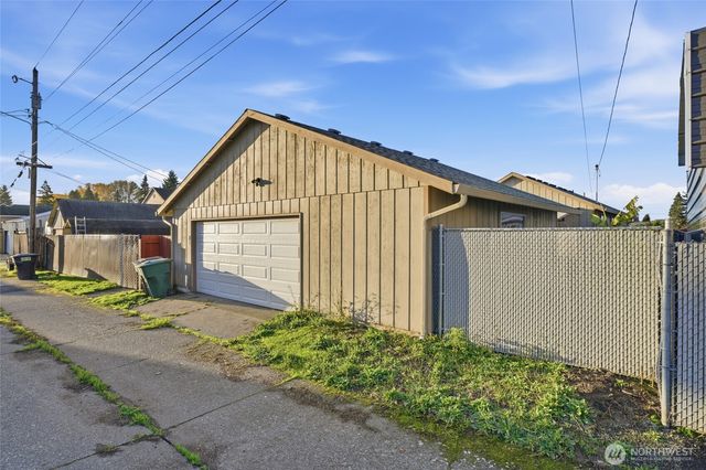 344 Douglas Street, Longview, WA 98632