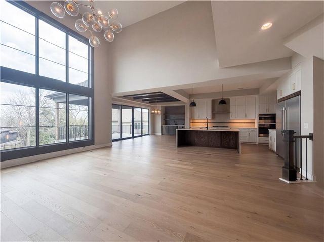 25090 W 106th Court, Olathe, KS 66061