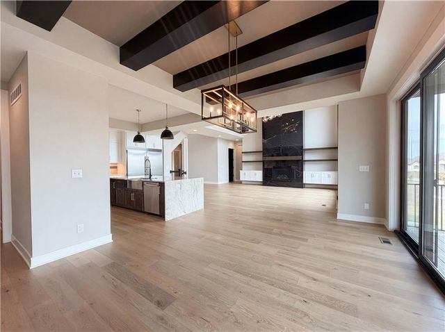 25090 W 106th Court, Olathe, KS 66061