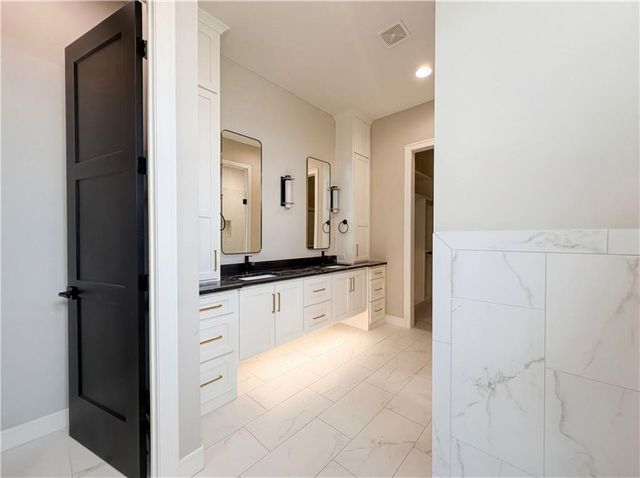 25090 W 106th Court, Olathe, KS 66061