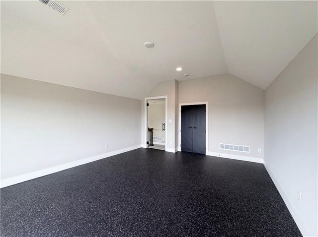 25090 W 106th Court, Olathe, KS 66061