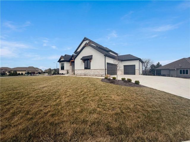 25090 W 106th Court, Olathe, KS 66061