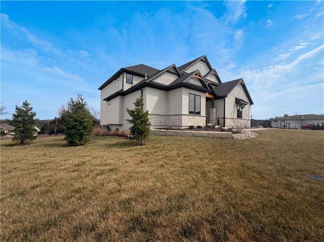 25090 W 106th Court, Olathe, KS 66061