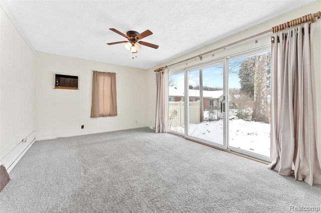 23621 Lawrence Avenue, Dearborn, MI 48128