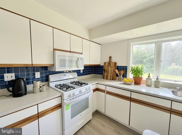 8401 RHODE ISLAND AVE, College Park, MD 20740