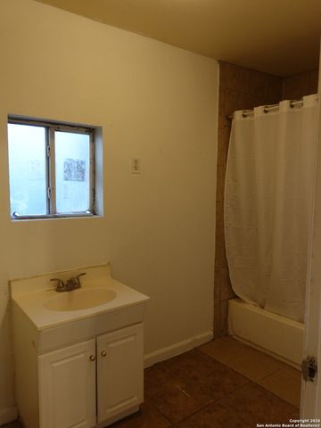 305 Queretaro St, San Antonio, TX 78237