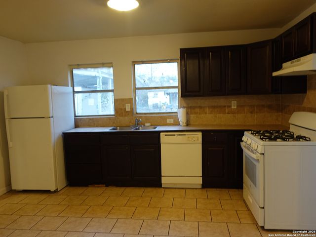 305 Queretaro St, San Antonio, TX 78237