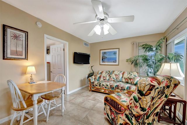 673 BAY ESPLANADE 204, Clearwater Beach, FL 33767