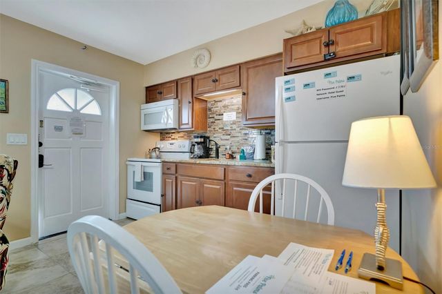 673 BAY ESPLANADE 204, Clearwater Beach, FL 33767