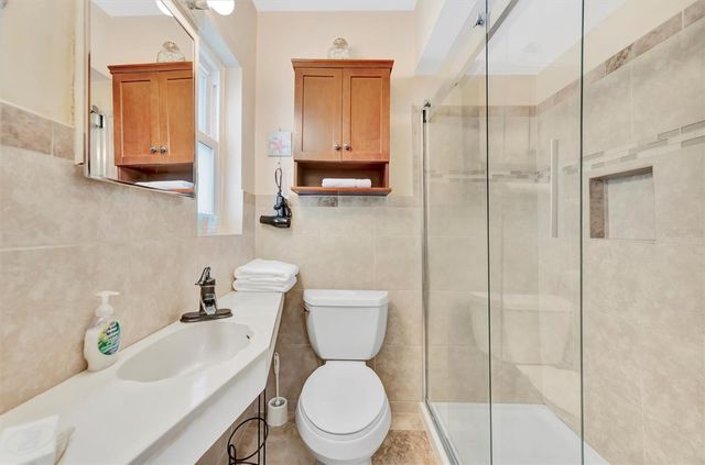 673 BAY ESPLANADE 204, Clearwater Beach, FL 33767