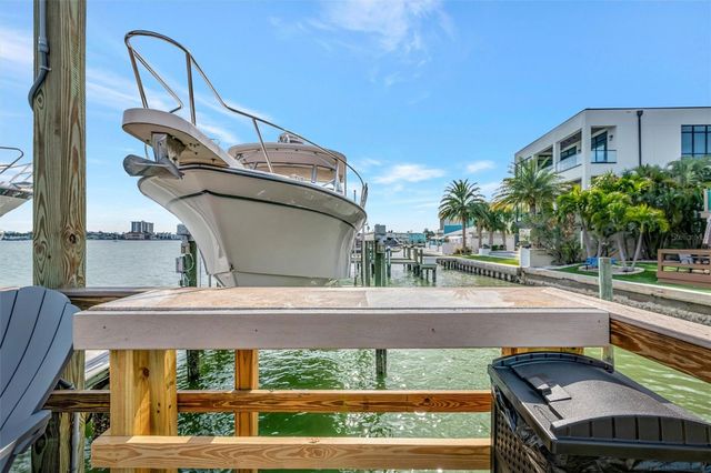673 BAY ESPLANADE 204, Clearwater Beach, FL 33767