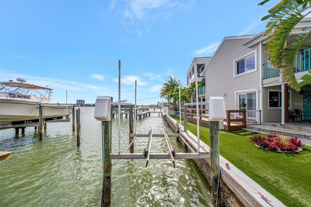 673 BAY ESPLANADE 204, Clearwater Beach, FL 33767