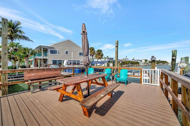 673 BAY ESPLANADE 204, Clearwater Beach, FL 33767