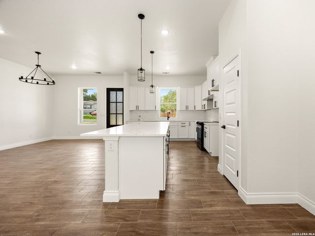 4807 BLUE BEECH DR, Elmendorf, TX 78112