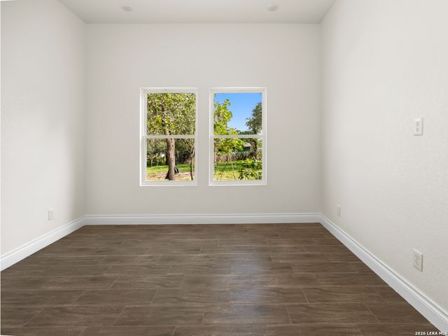 4807 BLUE BEECH DR, Elmendorf, TX 78112